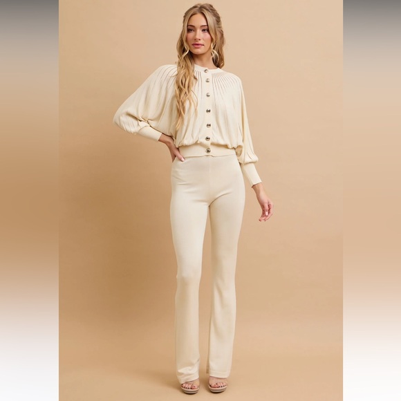 Elegant Cream Women's Jacket and ants set - Picture 1 of 4